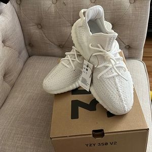 White Yeezy 350 V2